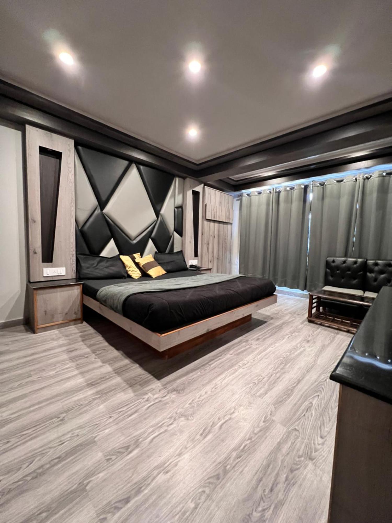 שימלה Hotel Victory Since 1979 מראה חיצוני תמונה