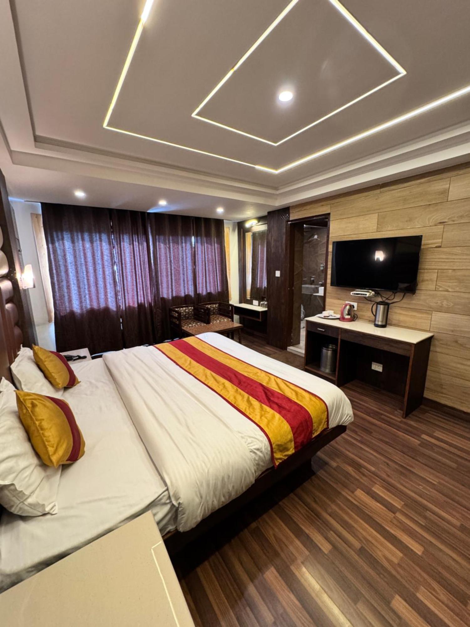שימלה Hotel Victory Since 1979 מראה חיצוני תמונה
